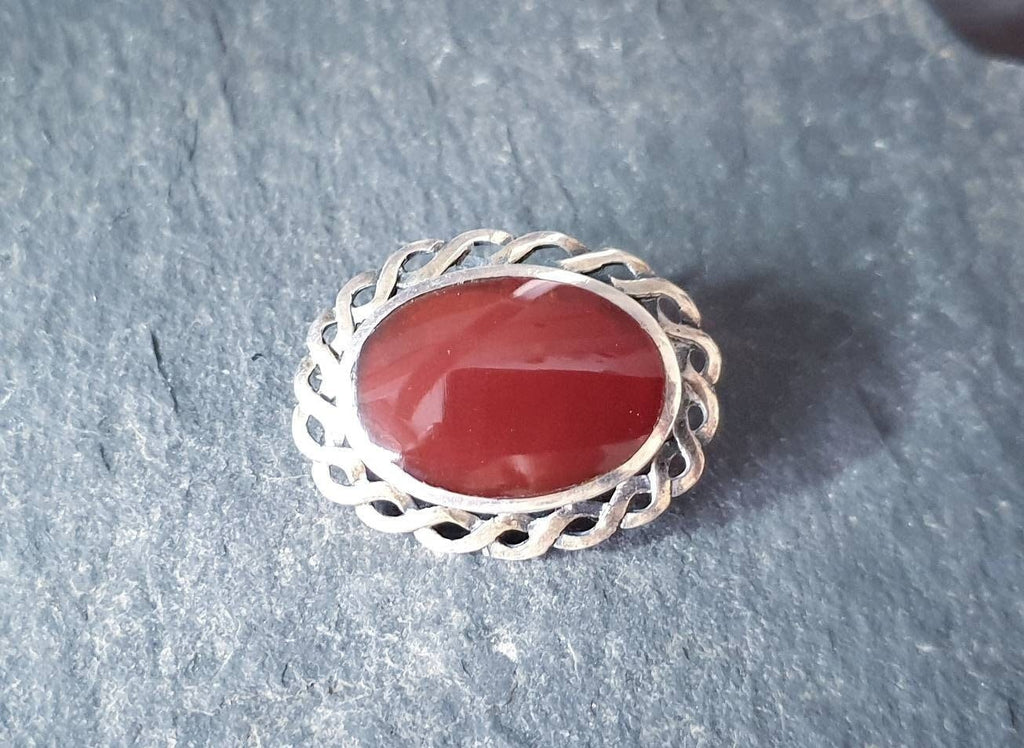 Vintage Sterling Silver Vibrant red Carnelian Brooch - 5.6g