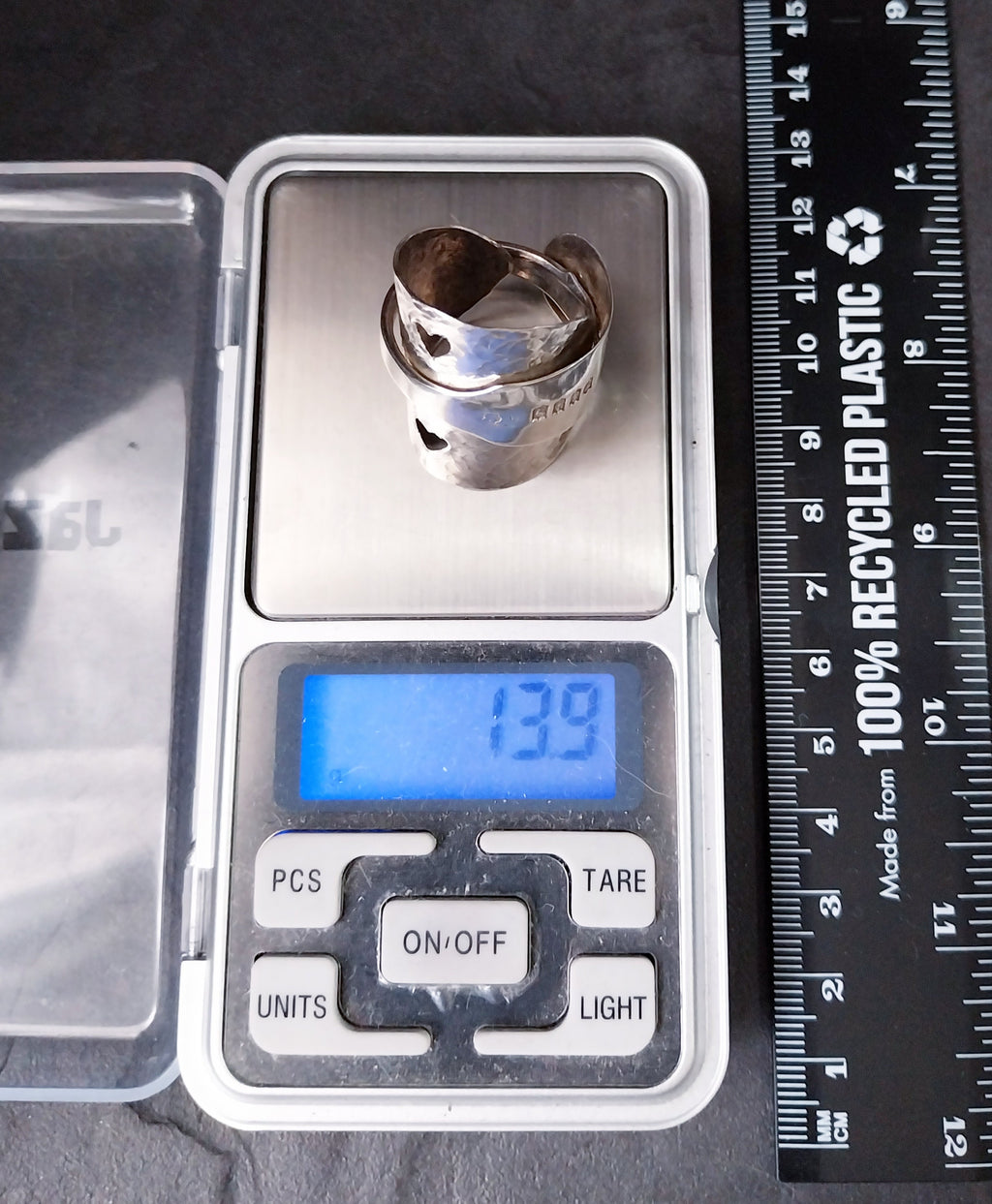 Huge SILVER RING with Dublin hallmarks - uk size T (us 9.5) - 13.9g