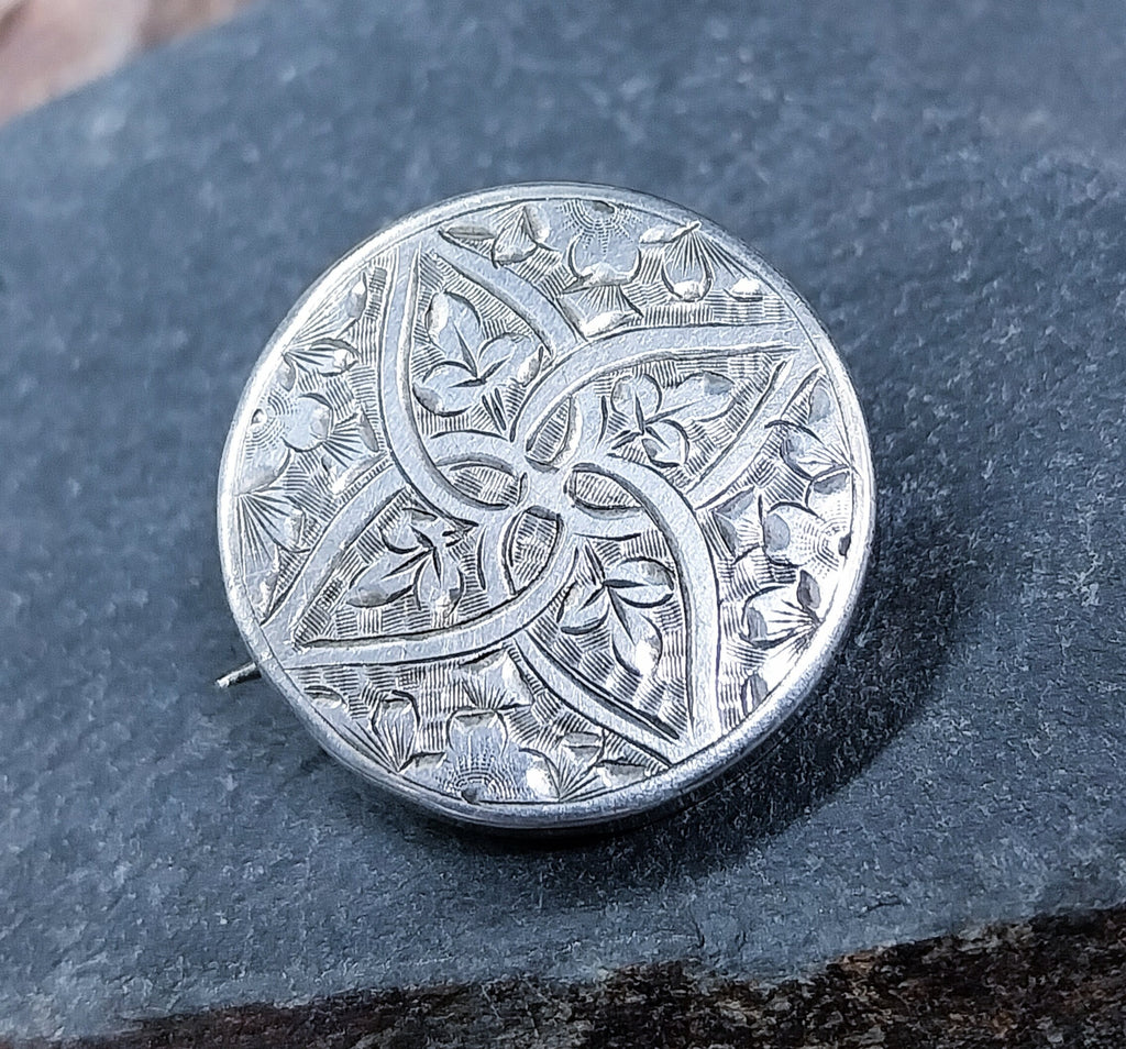 Antique Sterling Silver Circular Button Brooch  - Ivy Leaf Celtic Design - 5.5g