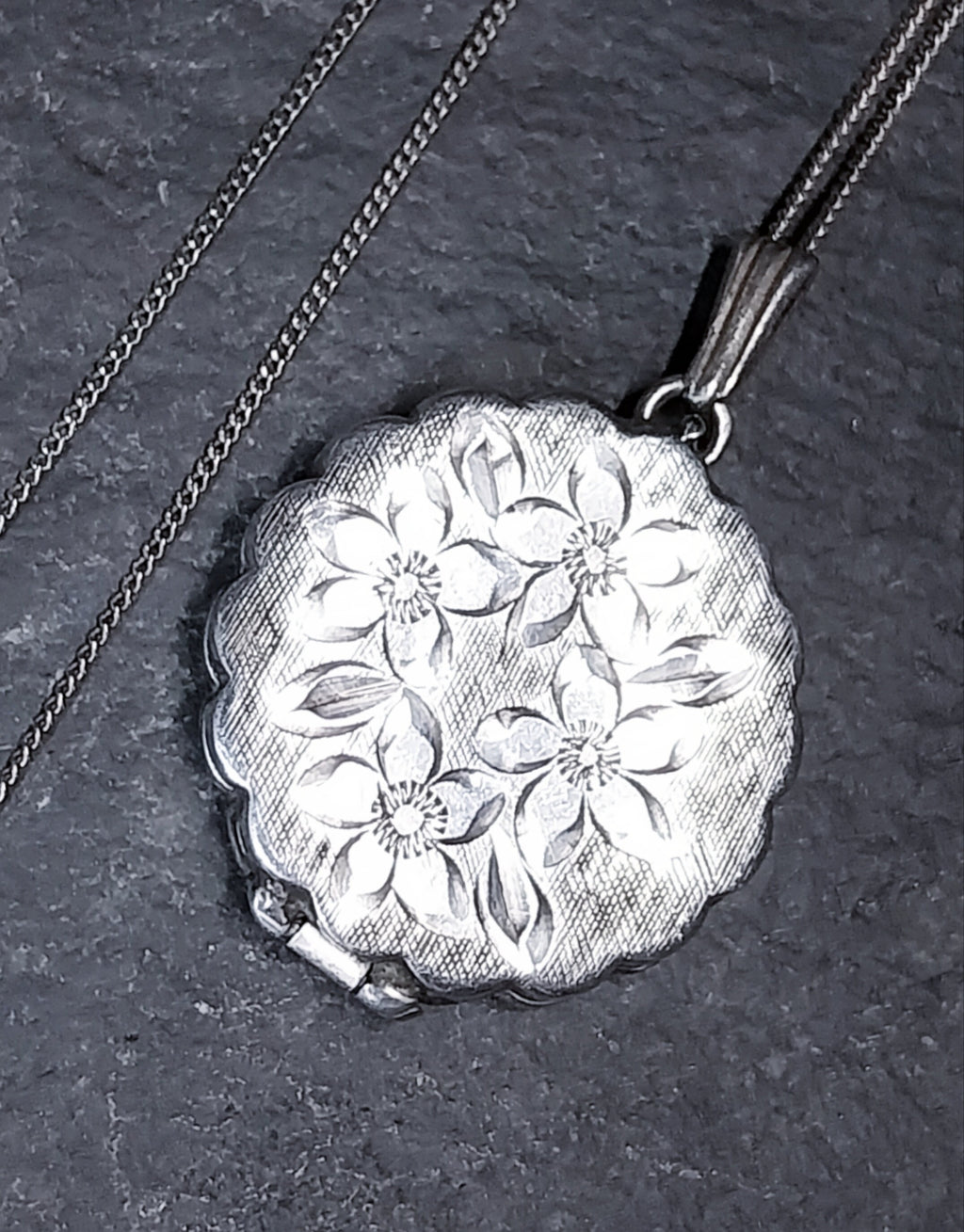 Georg Jensen SILVER LOCKET Necklace - Scalloped Circle with 4 flowers on 18" Chain - 5.4g
