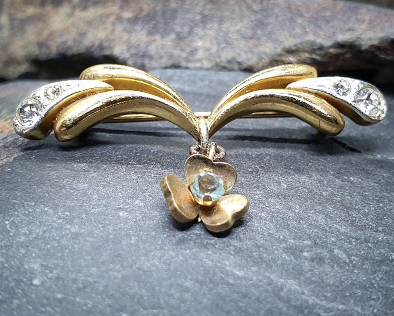 Vintage Three Leaf Clover Brooch -  with Pale Blue Stone - 4.8g