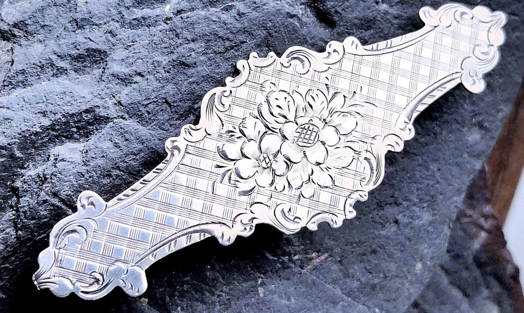 Victorian SILVER BROOCH - Antique Floral Bouquet Design - 8.8g