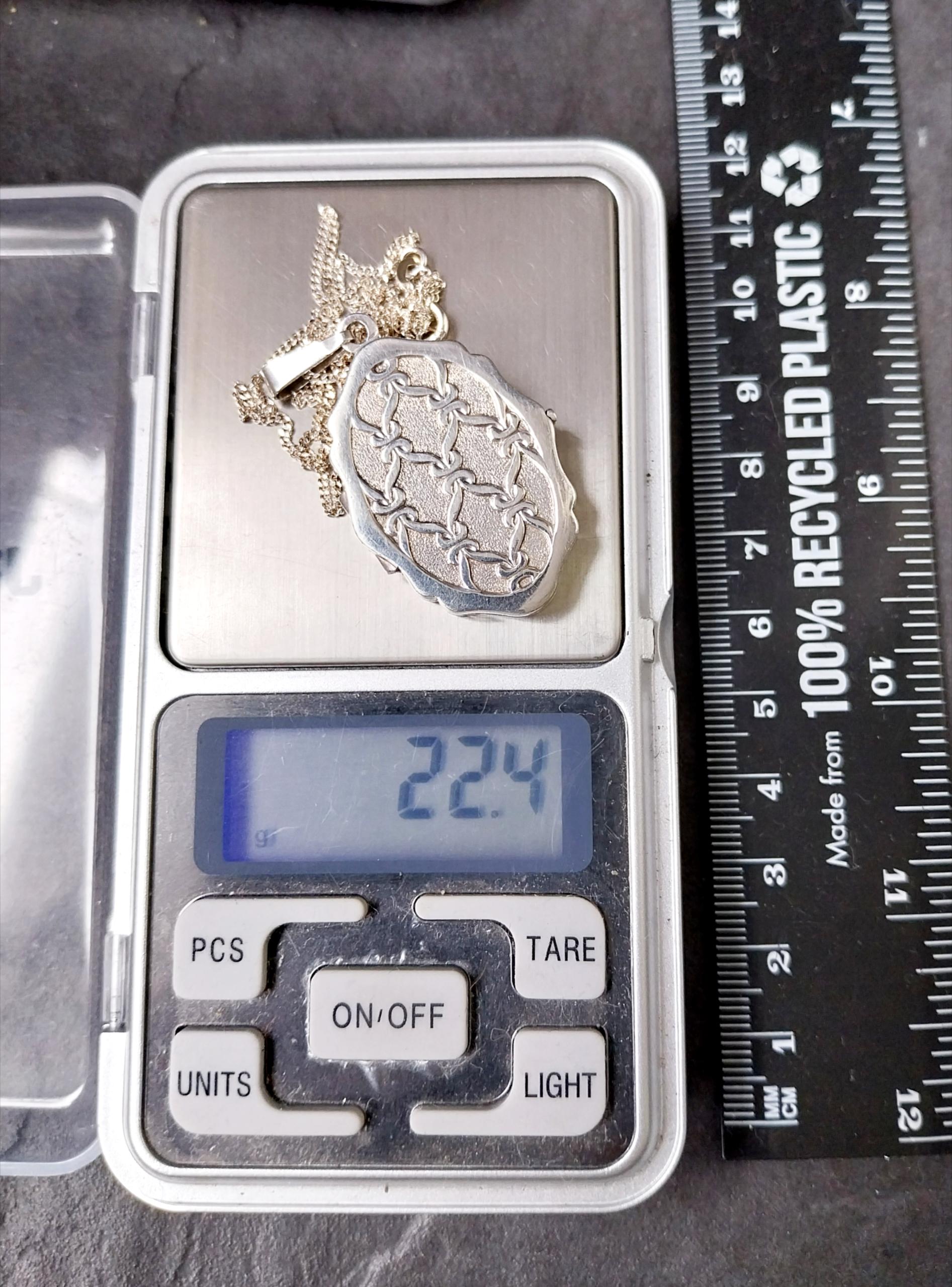 Large Vintage Sterling SILVER LOCKET with knot pattern - on 20" Chain - 22.4g