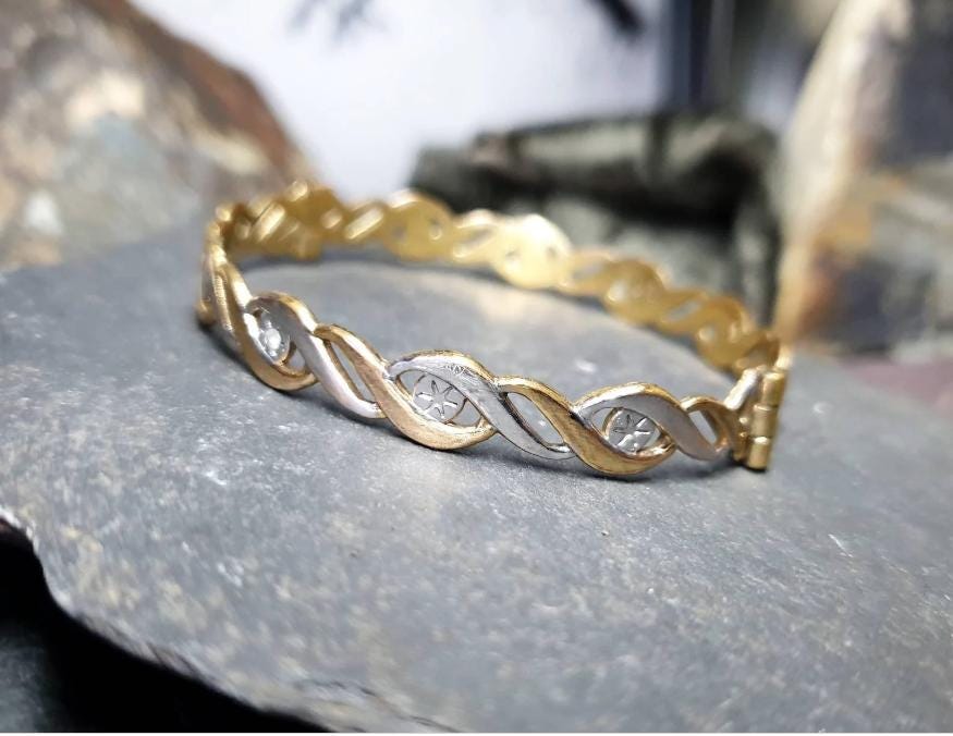 Vintage 9ct Rolled GOLD BANGLE - Weave Twist with Stars - 10.5g