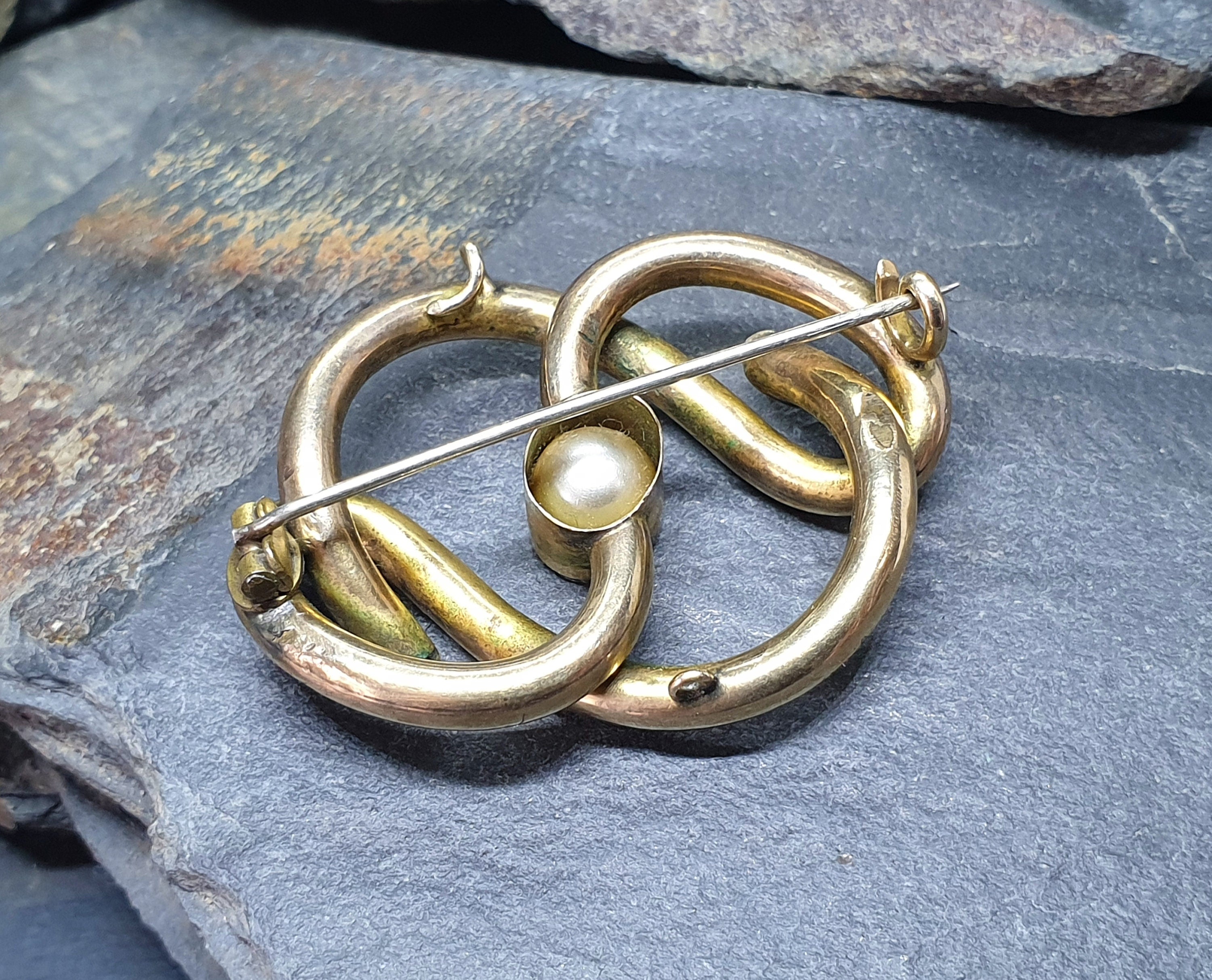 Antique 9ct Rolled Gold Infinity Lovers Knot with Pearl  - 6.6g