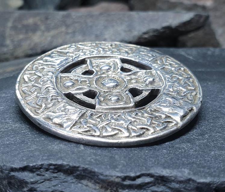 Huge Vintage CELTIC CROSS BROOCH, Henderson & Horner c 1946  - 23.4g