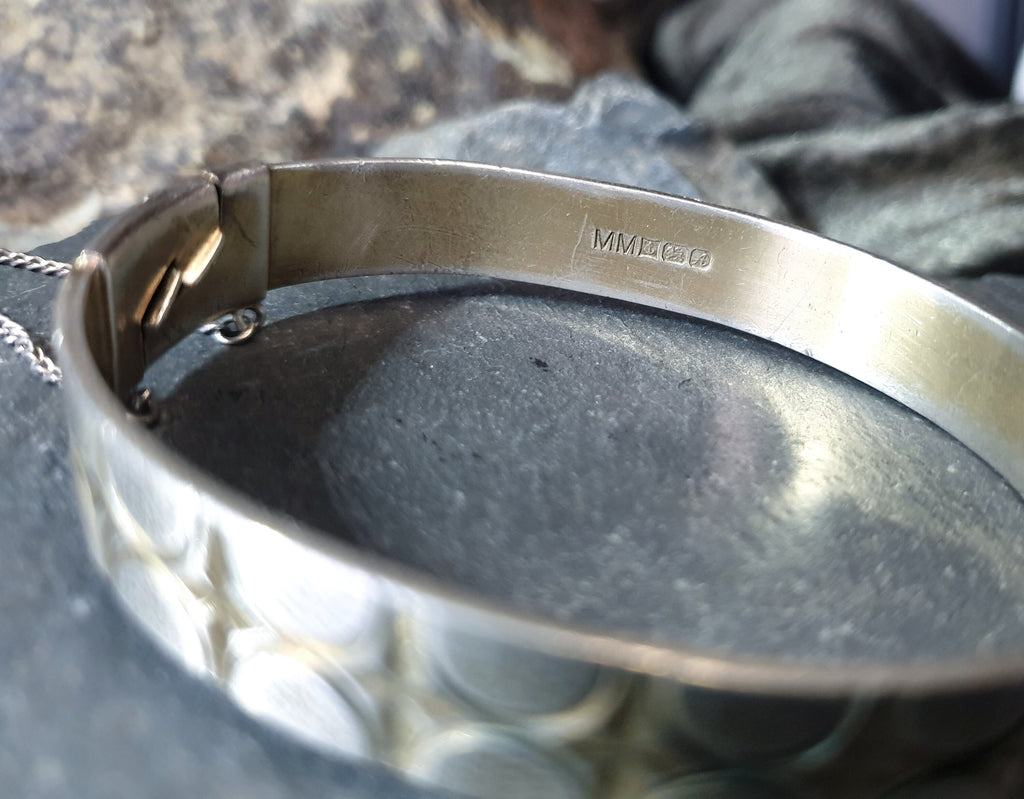 Vintage SILVER BANGLE Bracelet - circles Design - 28.2g