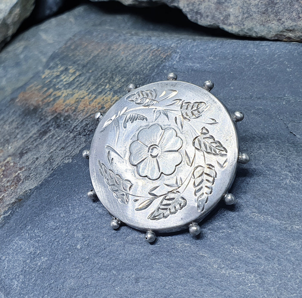 Victorian Sterling Silver Circular Brooch  - Shield Button c. 1888  - 2.9g