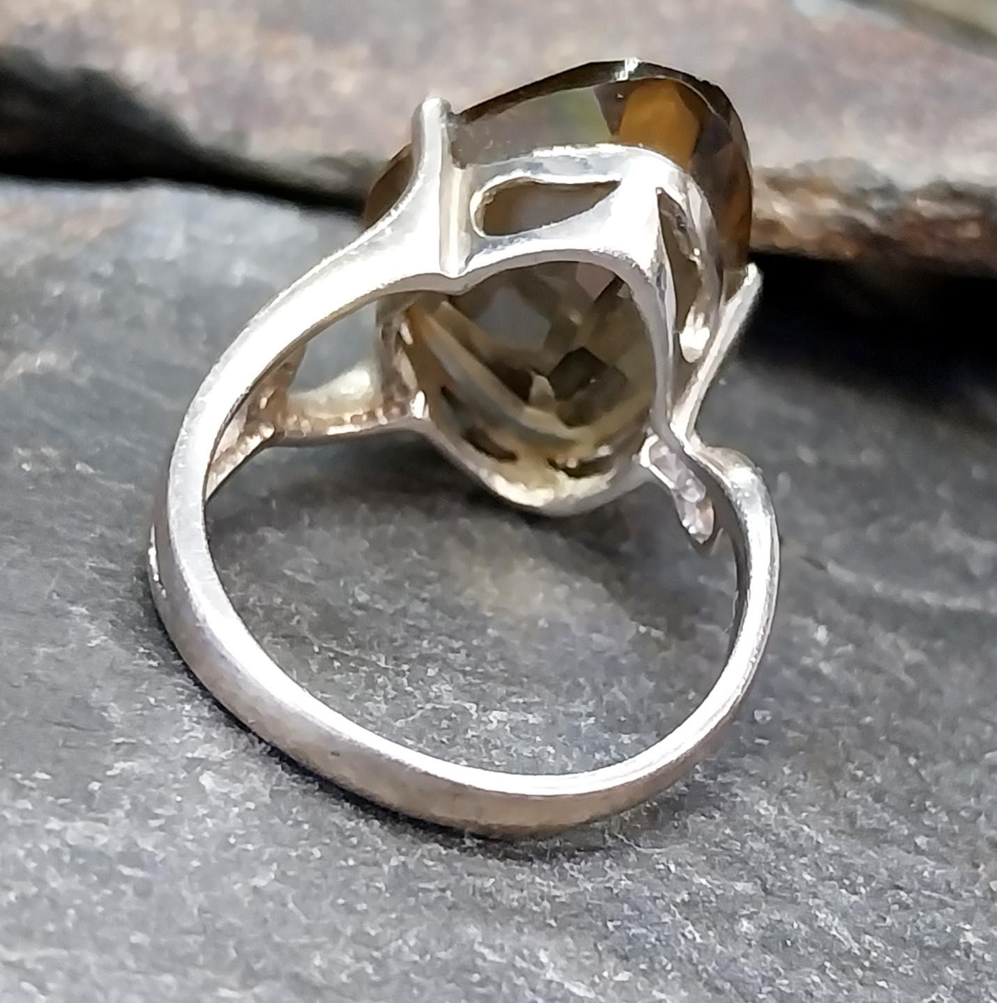 Vintage SILVER RING with Large Smoky Quartz - uk size P (us 7.5) - 5.8g