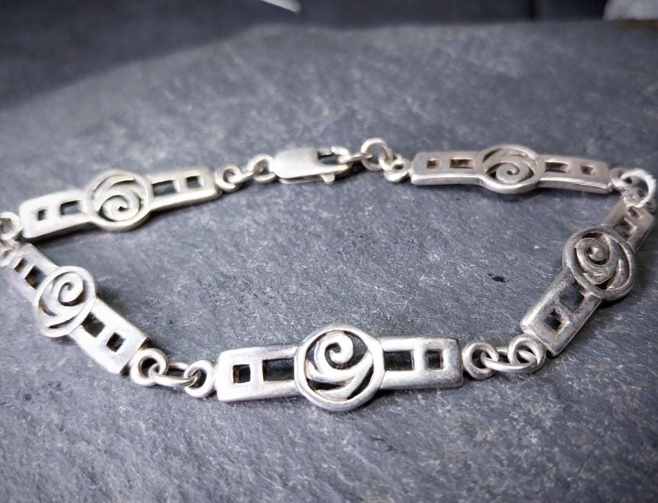 Vintage Celtic Sterling Silver Bracelet - Mackintosh Rose Links - 19cm - 10.6g