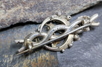 VICTORIAN CRESCENT MOON Brooch with hearts - Hallmarked 1899 - 4.3g