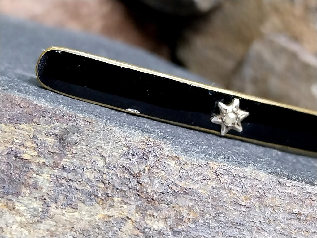 Victorian FRENCH JET BROOCH - with Star and seed pearl - 3.7g