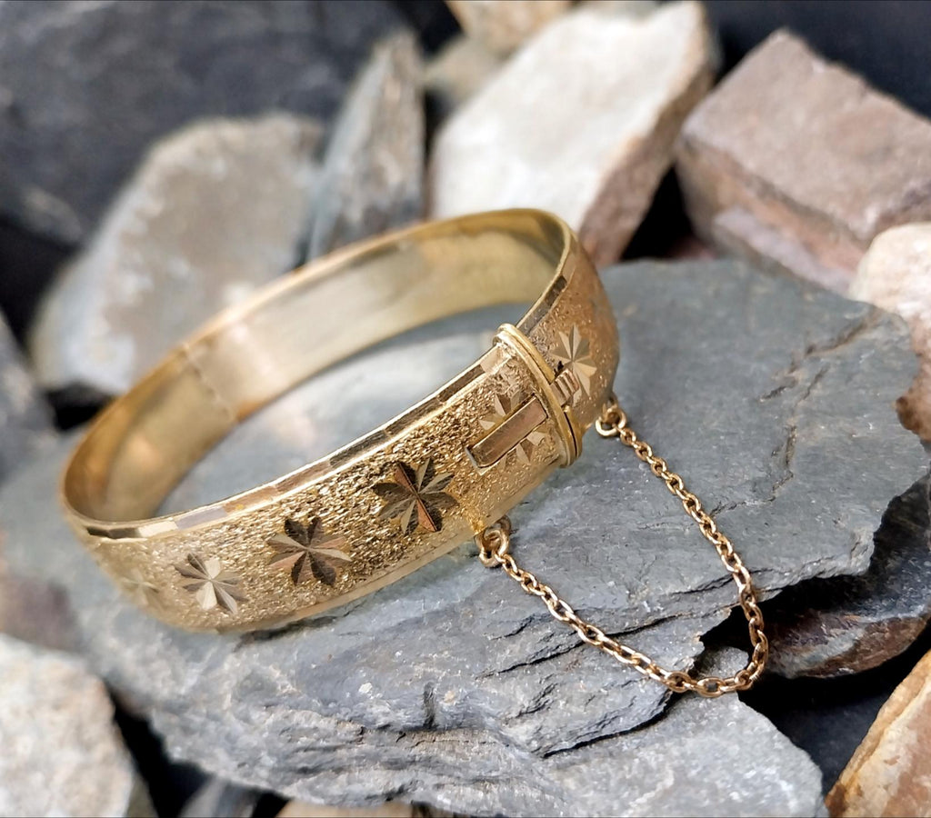 Vintage 9ct Rolled GOLD BANGLE Bracelet Wide with star pattern - 28.7g