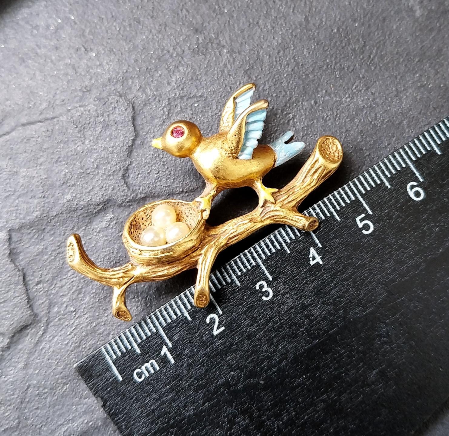 BUTLER & WILSON Bird Nest Brooch, Swallow with Pearl Eggs - 11.9g