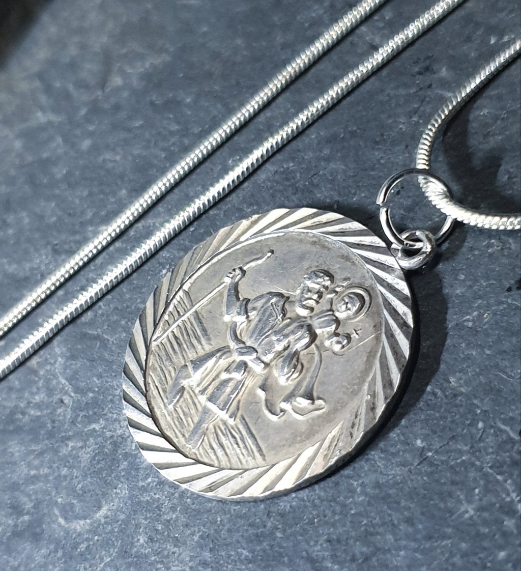 Vintage SILVER St Christopher Necklace Pendant Charm -  20" Chain - 8.8g