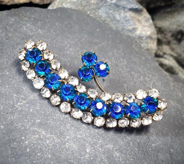 Art Deco SHAMROCK Brooch - Blue and Clear Paste Stones -8.1g