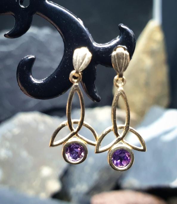 9ct GOLD CELTIC Amethyst Drop EARRINGS - 1.1g