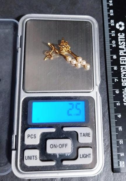 Vintage Pearl Drop Earrings - Gold Tone - 2.5g