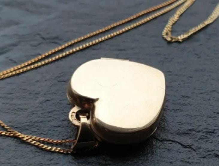 9ct GOLD HEART LOCKET with Single Rose & 18" Chain - Art Nouveau - 1.5g