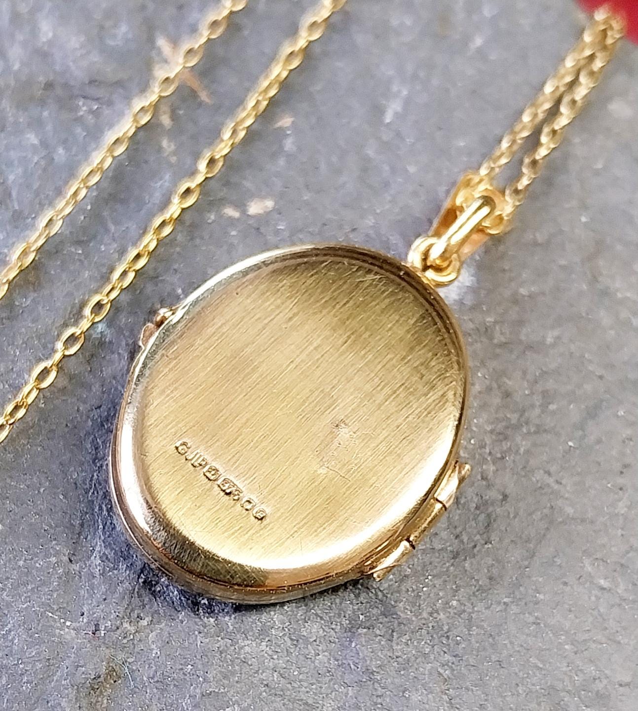 9ct Gold GEORG JENSEN Oval Locket - Three Flowers on 16" Chain - 4.8g