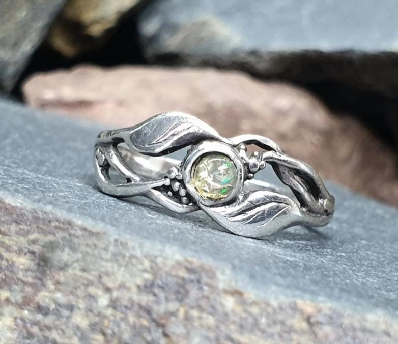 Sterling Silver Fire Opal Ring Tree of Life - uk size M (us 6) - 1.4g