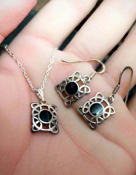 SILVER & ONYX Necklace and Matching Earrings Gift Set - Celtic Knot - 6.1g