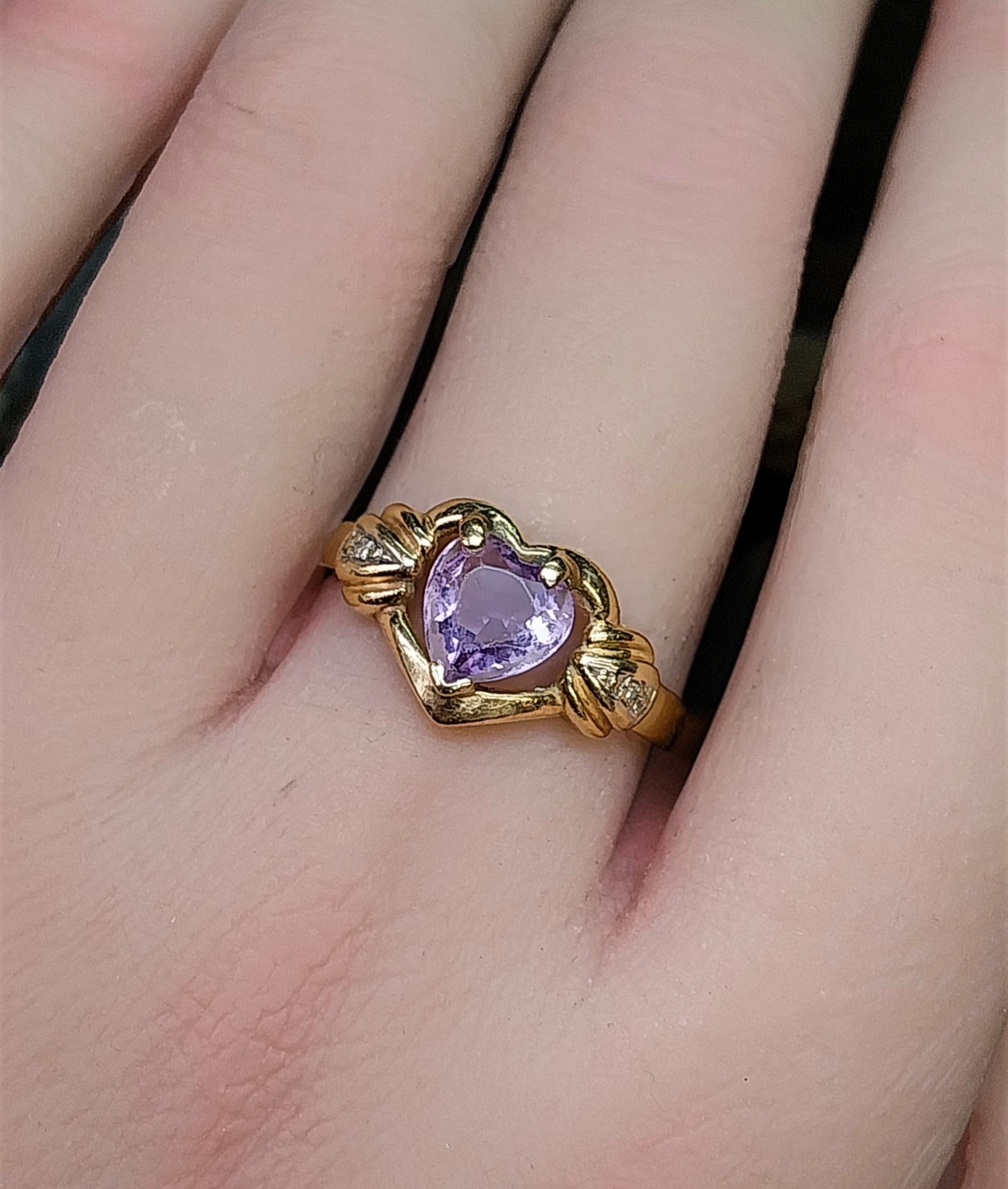 18ct GOLD RING with Purple Amethyst & Diamonds - Size uk Q (us 8) - 3.1g