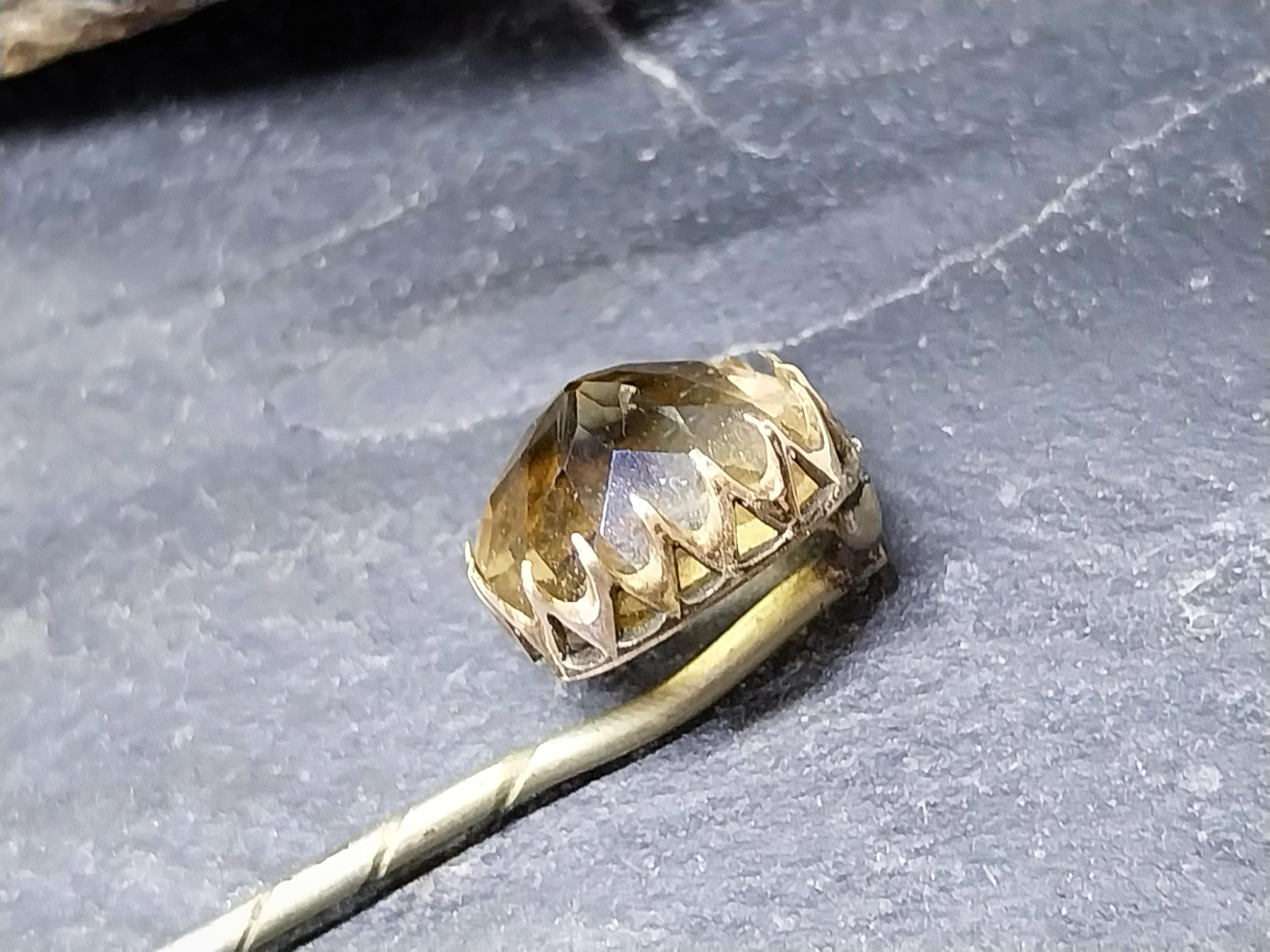 Antique 14ct GOLD STICK PIN  with Smoky Quartz gemstone  - 2.1g