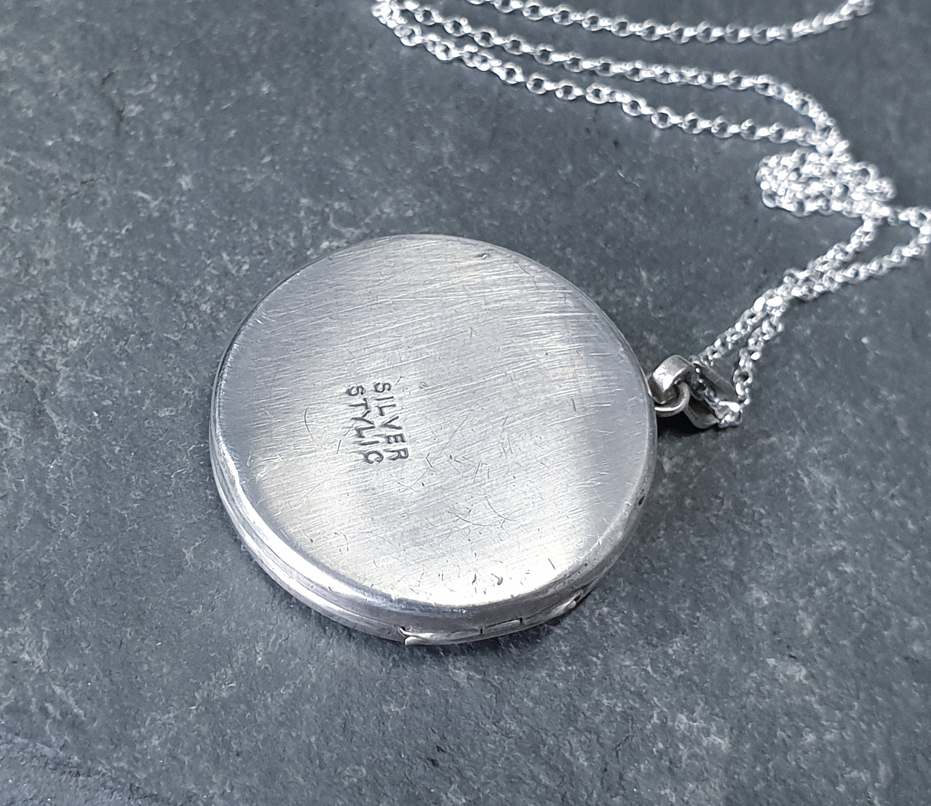 Vintage SILVER Scroll Circle LOCKET - Circular with 18" Chain - 6.9g