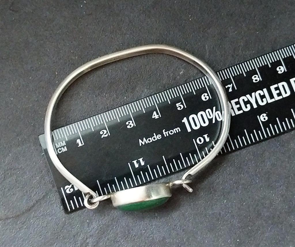 Vintage Sterling SILVER BANGLE Bracelet - with Green Agate Gemstone - 21.8g