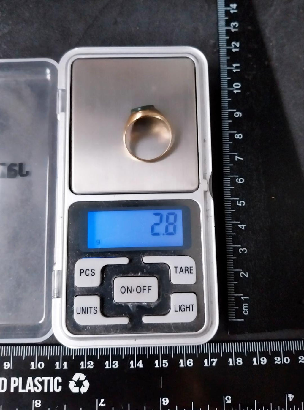 9ct GOLD BLOODSTONE Agate Signet RING - Size uk 0 (7) - 2.8g