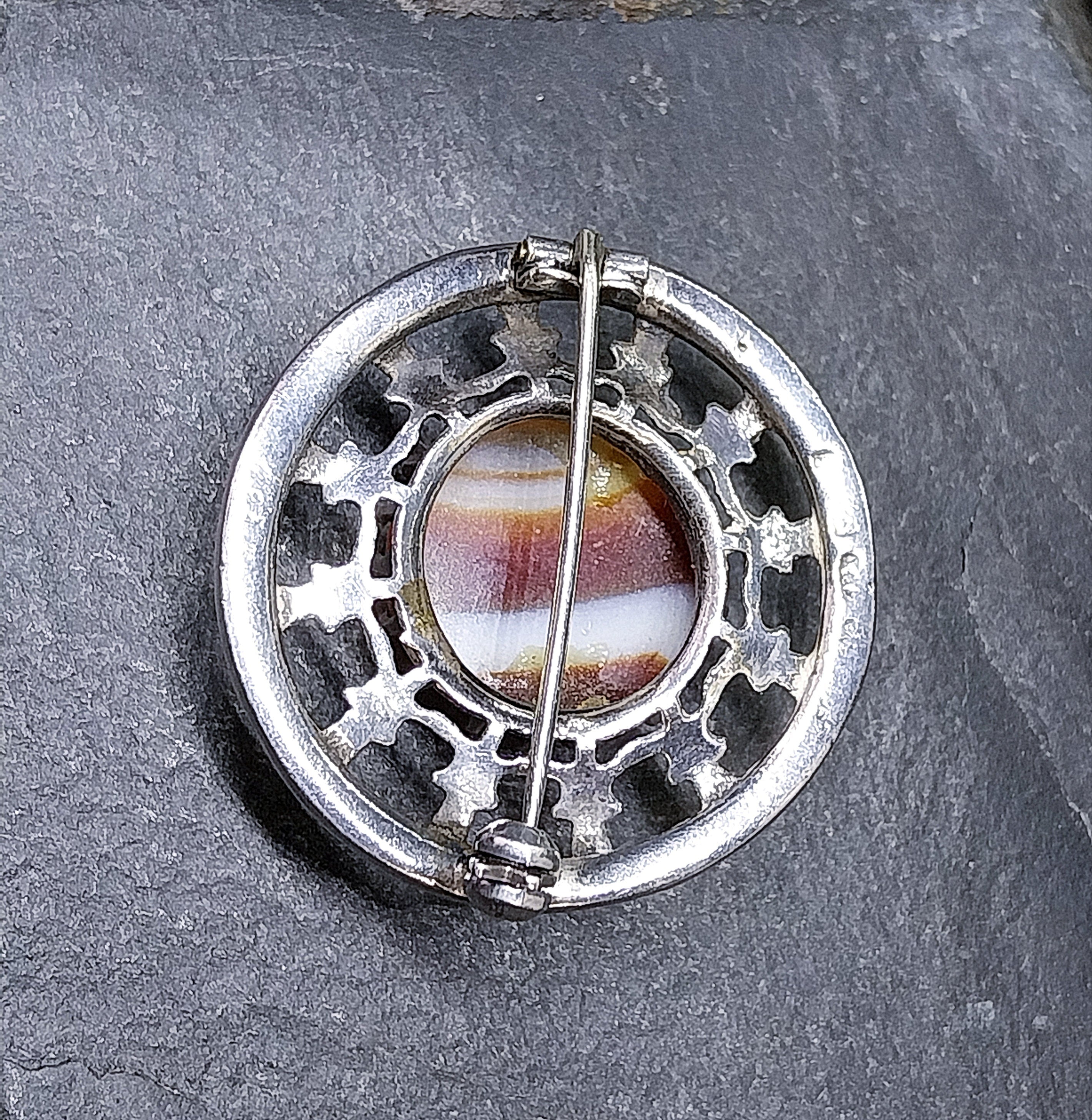 Robert Allison BROOCH - Striped Agate Scottish Silver Hallmarked c.1961 - 8.5g