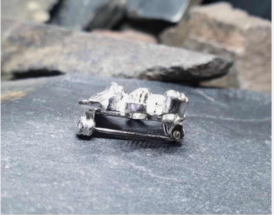 Vintage SILVER TEDDY BEAR Brooch - Sterling 3.5g