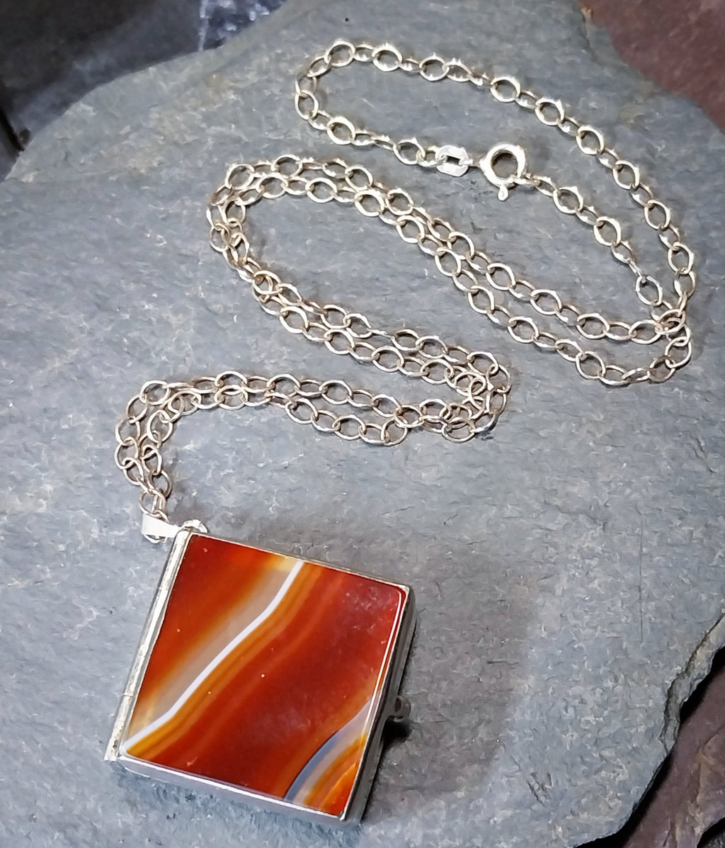 Large Striped Agate Pill Snuff Box Locket - 20" chain - 18g