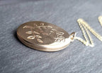 Beautiful vintage 9ct GOLD Single Rose Locket on 20" Chain - 6.7g