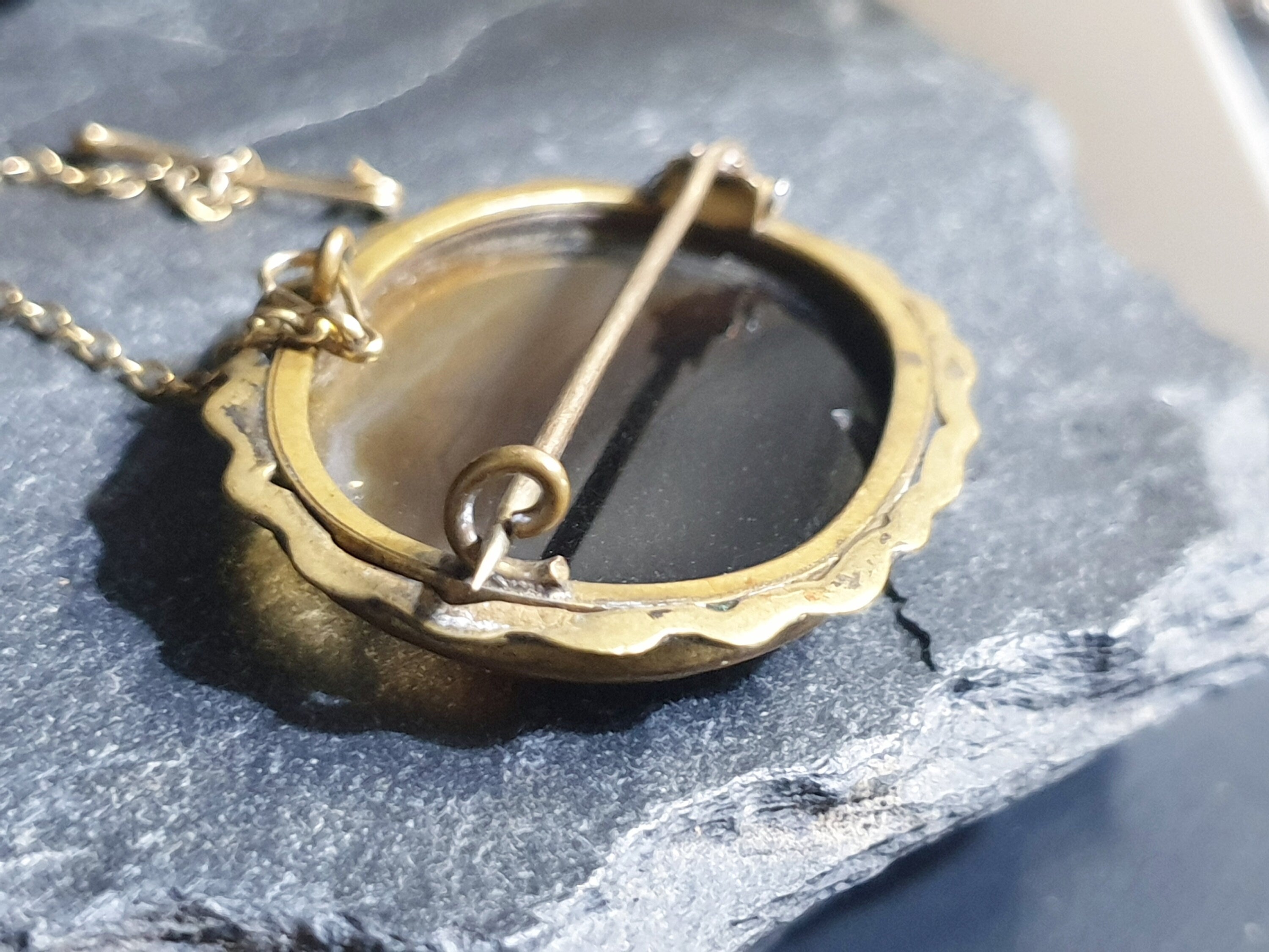 Antique Victorian Brooch - Landscape Banded Agate - 12.8g