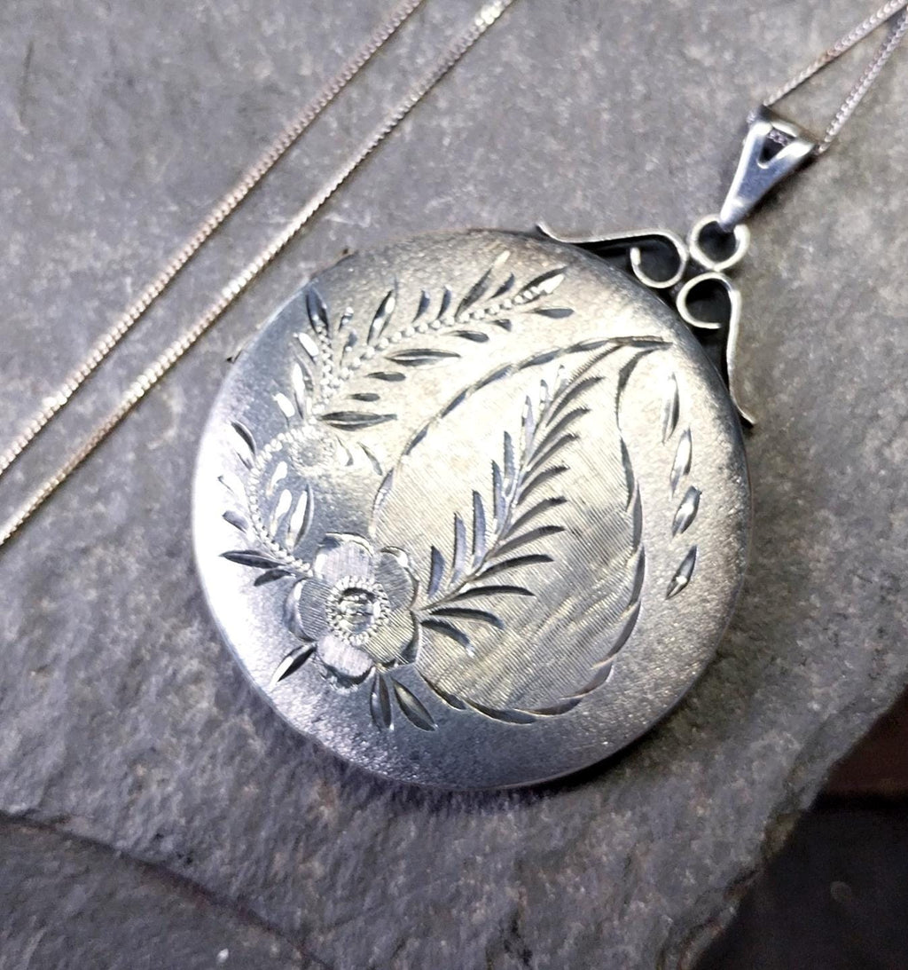 HUGE XL Sterling Silver Circular LOCKET Necklace -  on 24" Chain - 16.7g