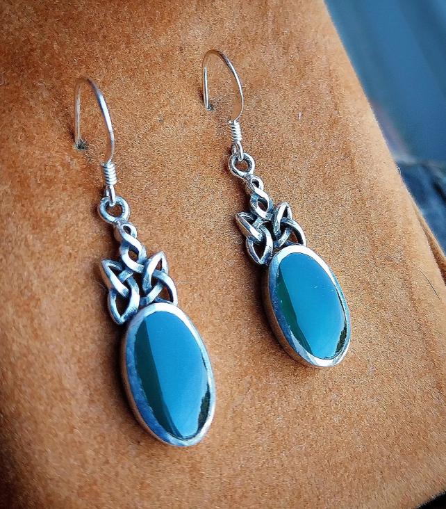Sterling Silver Dangle Earrings - with Forest Green Agate GemStone - 4.7g