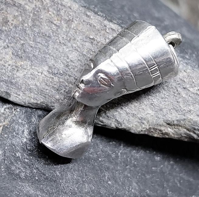 Vintage Silver Egyptian Pharaoh Head Nefertiti Bust Charm or Pendant - 1.3g
