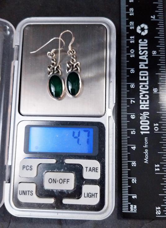 Sterling Silver Dangle Earrings - with Forest Green Agate GemStone - 4.7g
