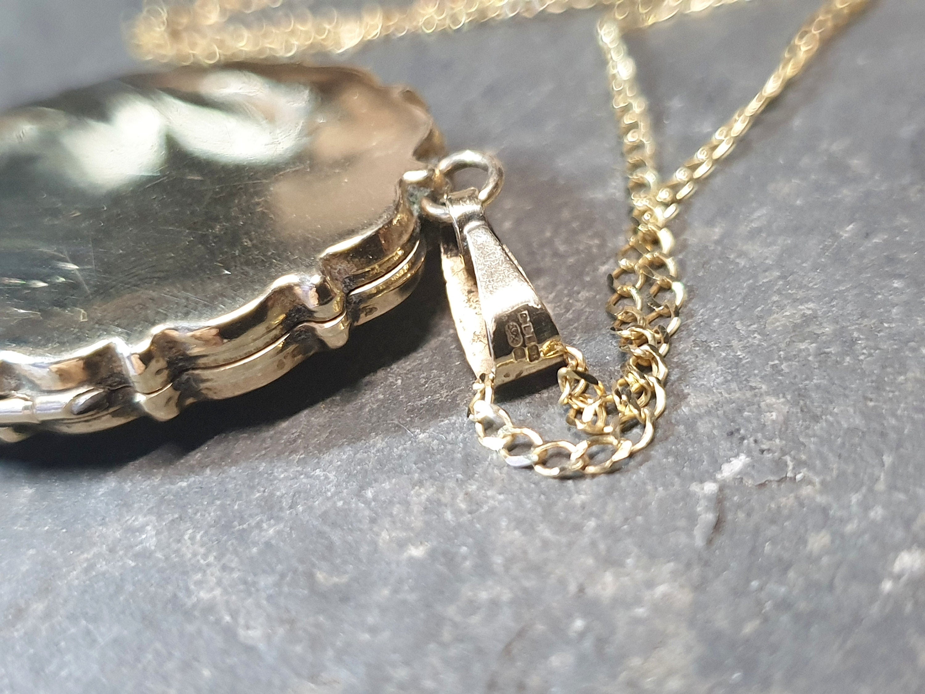 Large 9ct GOLD OVAL LOCKET Necklace - Basset Hound Dog Portrait on 18" chain - 10.1g