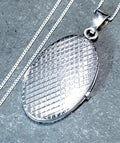 Vintage Oval SILVER LOCKET with Diamond Criss Cross design on 20" Chain - 6.2g