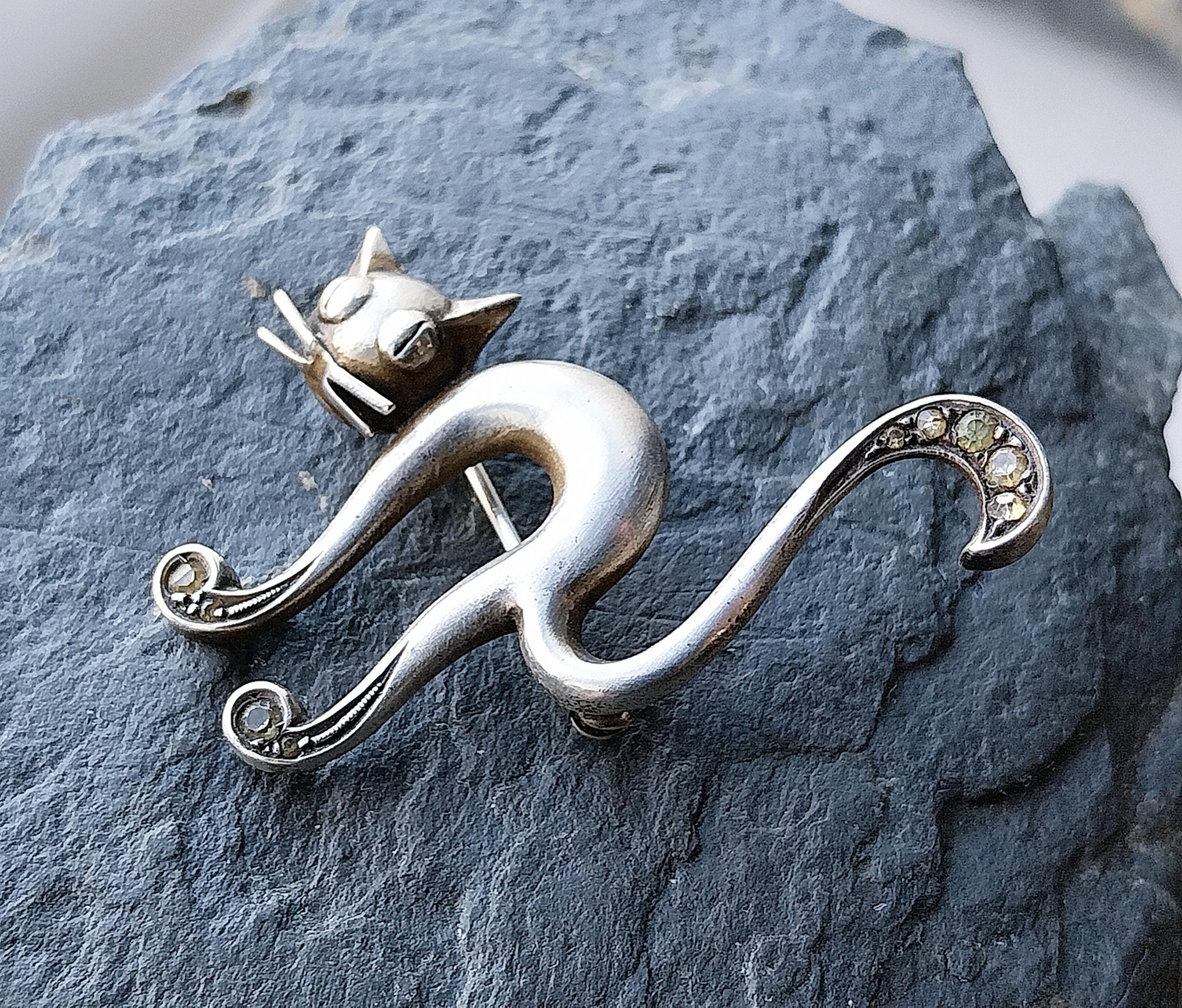 Vintage CAT BROOCH Coloured Glass - Sterling Silver with Marcasites - 5.3g
