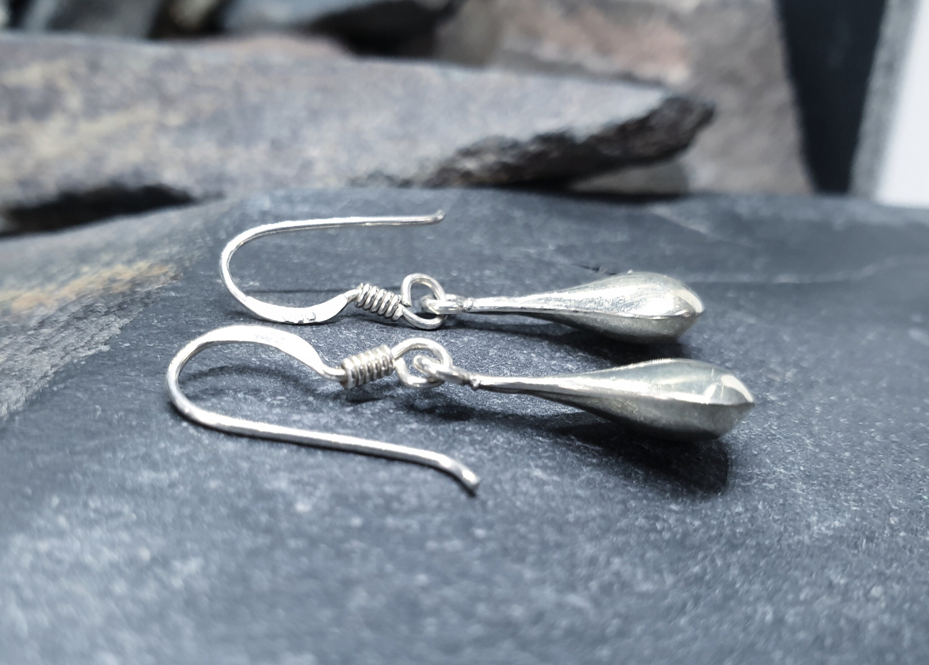 Vintage Sterling Silver Teardrop EARRINGS - Long Dangling  - 1.7g