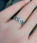 Silver CELTIC KNOT RING - 925 Sterling Silver - Size uk M ( us 6) 3.1g
