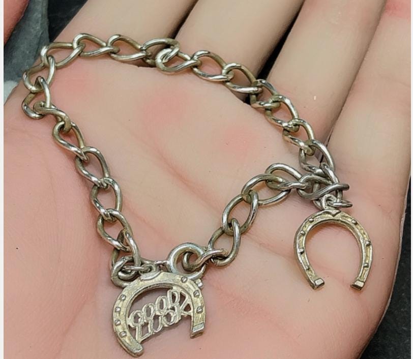 Vintage SILVER Charm BRACELET with Good-luck Horseshoe - 17.5cm - 8.7g