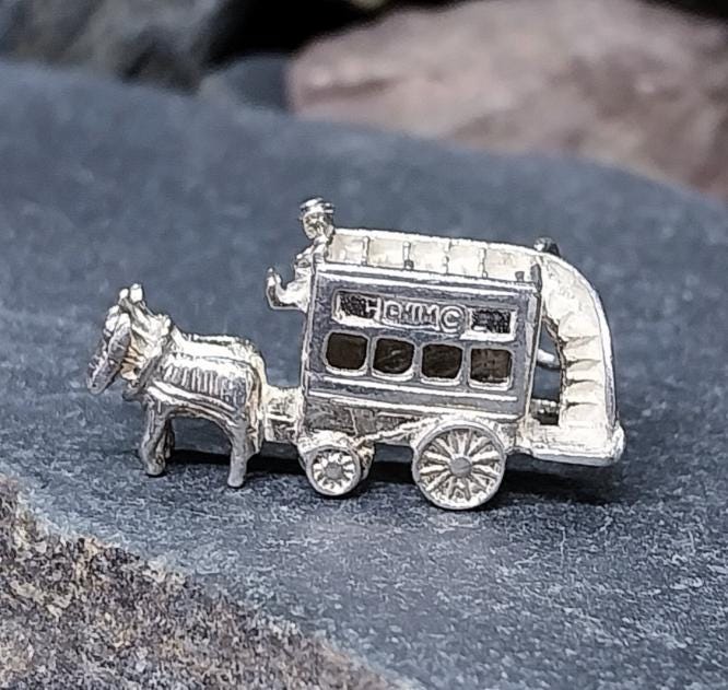 Vintage SilverHORSE DRAWN CARRIAGE Transport Charm - Bracelet - 3.3g