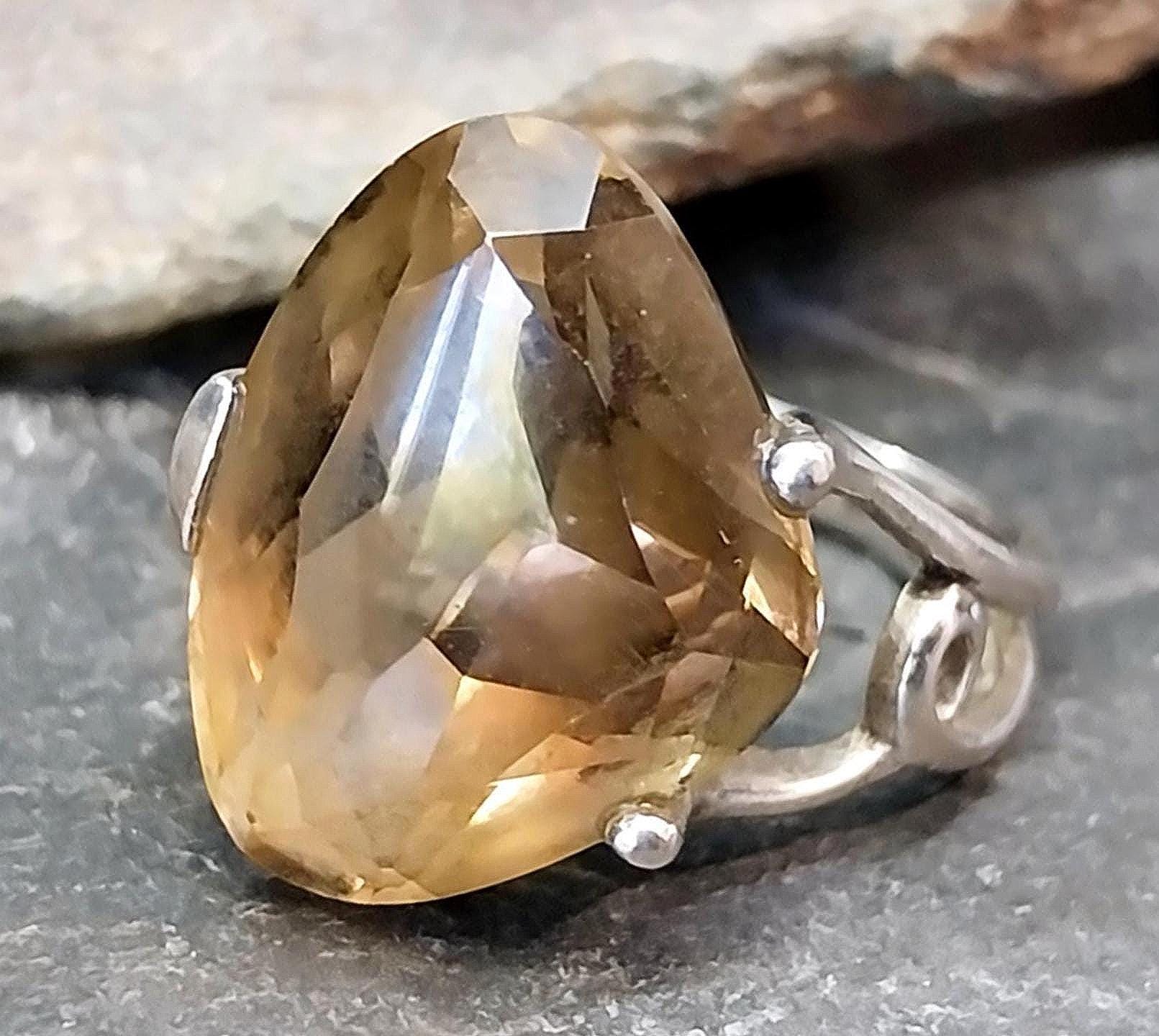 Vintage SILVER RING with Large Smoky Quartz - uk size P (us 7.5) - 5.8g