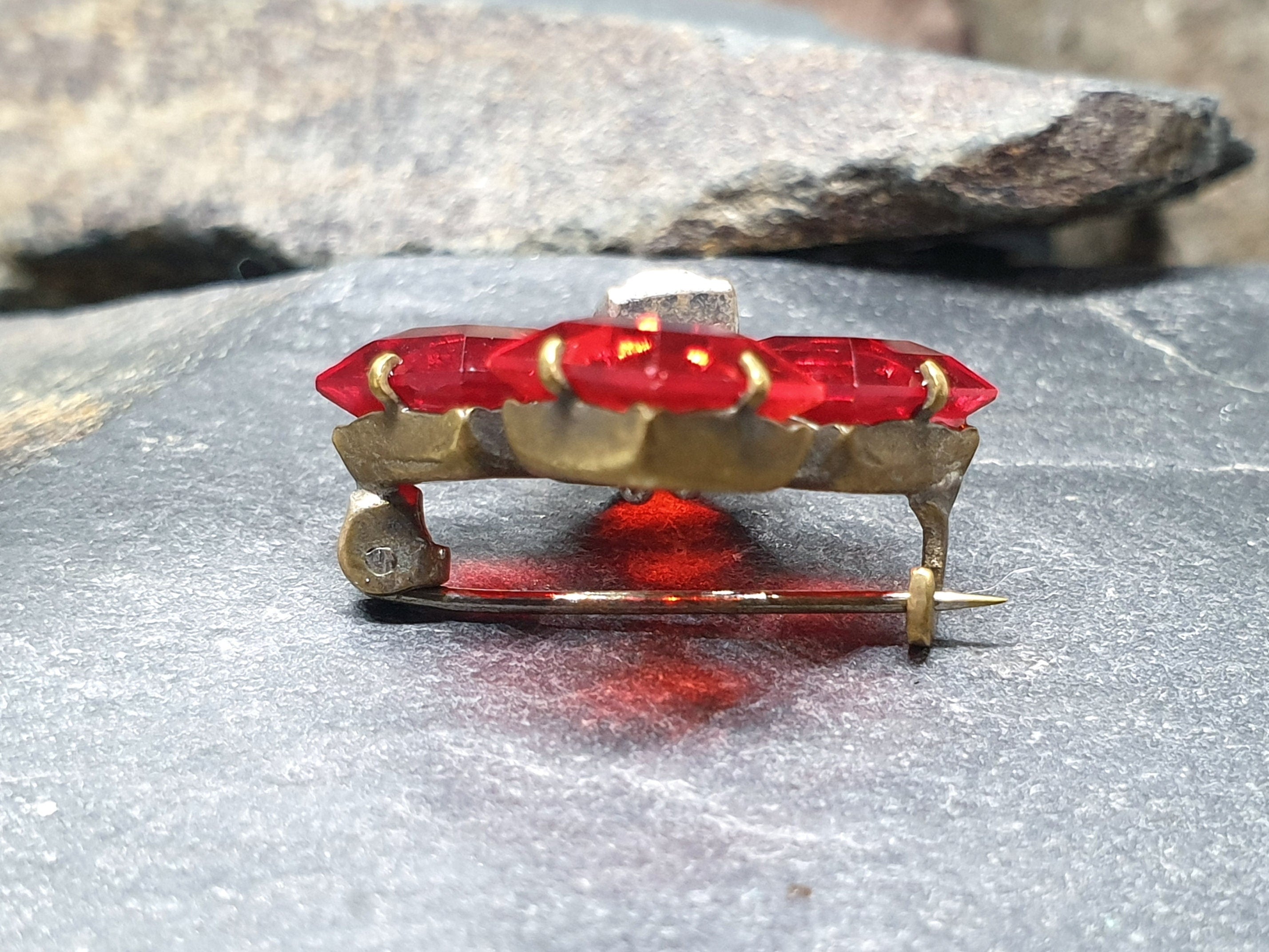 Antique Art Deco Czech BROOCH -Bright Red Coloured Glass  - 3.8g