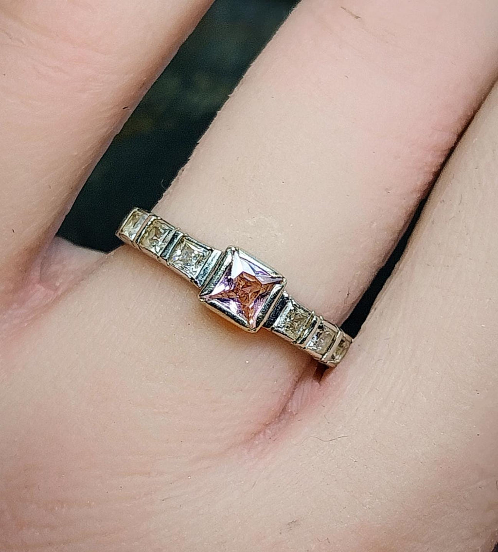 9ct WHITE GOLD Ring, Pink Morganite Solitaire - Size UK N 1/2 (us 7) 2.3g